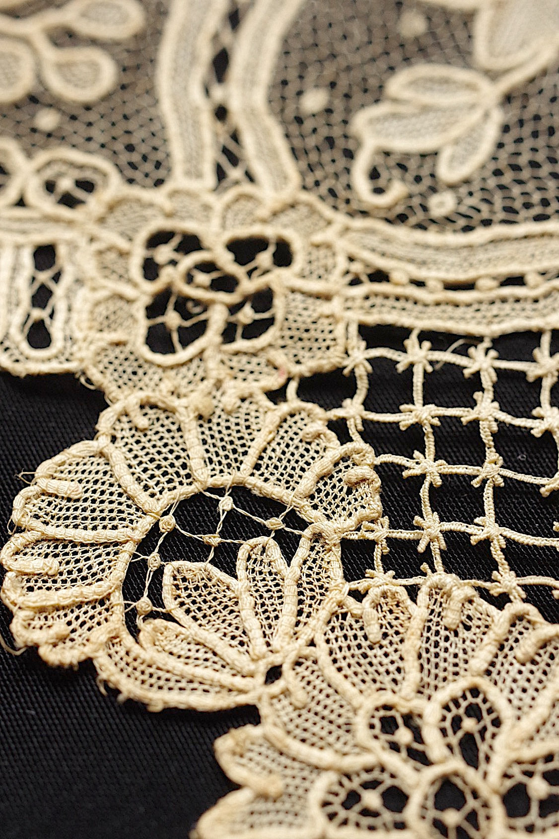 アンティークレース　antique dentelle ニードルブリュクセル　57cm .FR a l'epoque