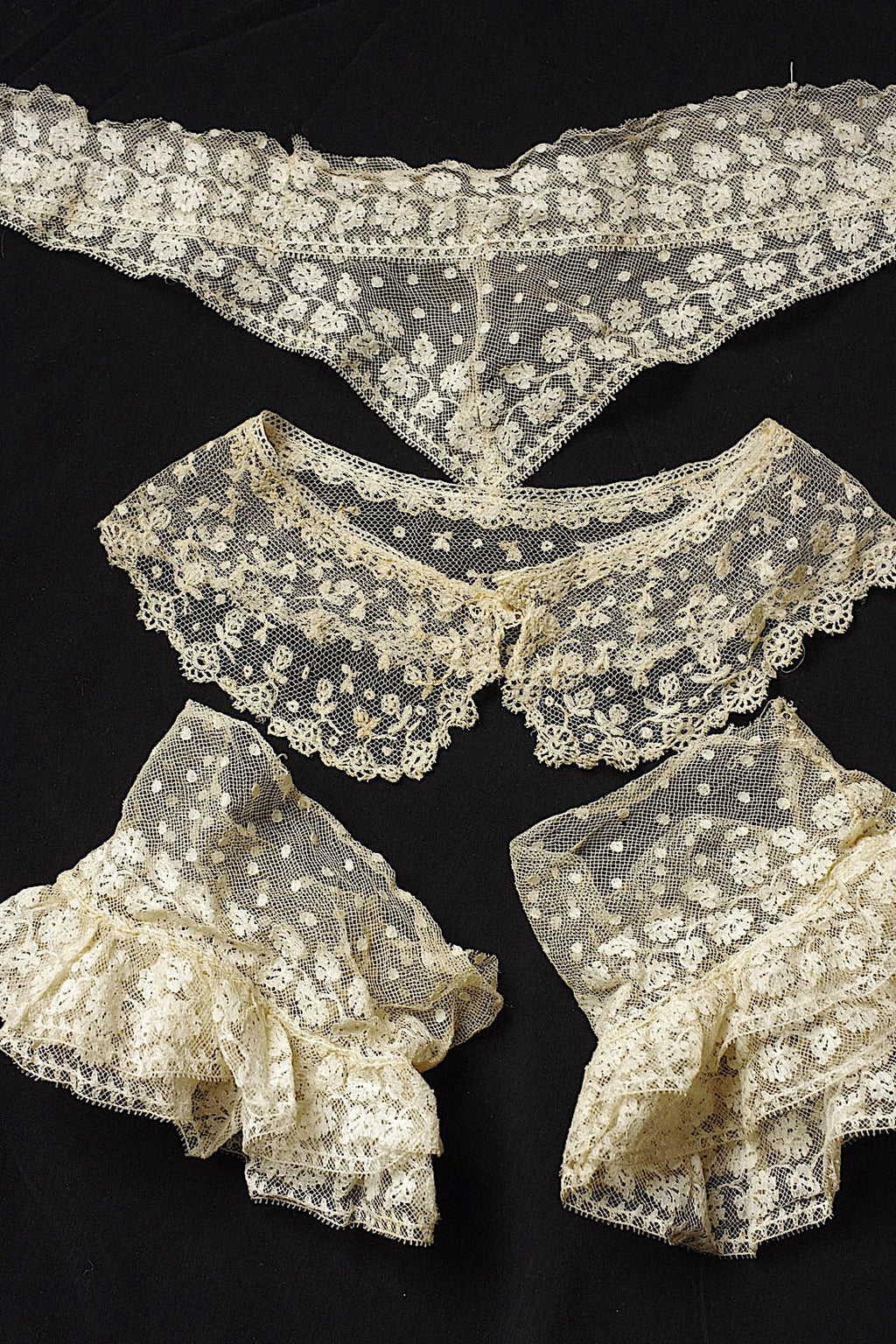 アンティークレース　antique dentelle ハギレlot　素材用 .FR a l'epoque