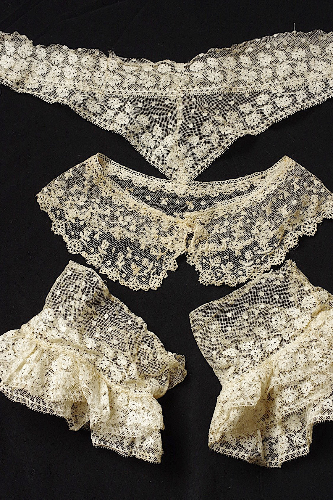 アンティークレース　antique dentelle ハギレlot　素材用 .FR a l'epoque