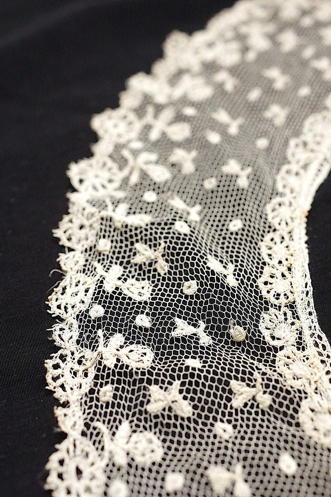 アンティークレース　antique dentelle ハギレlot　素材用 .FR a l'epoque