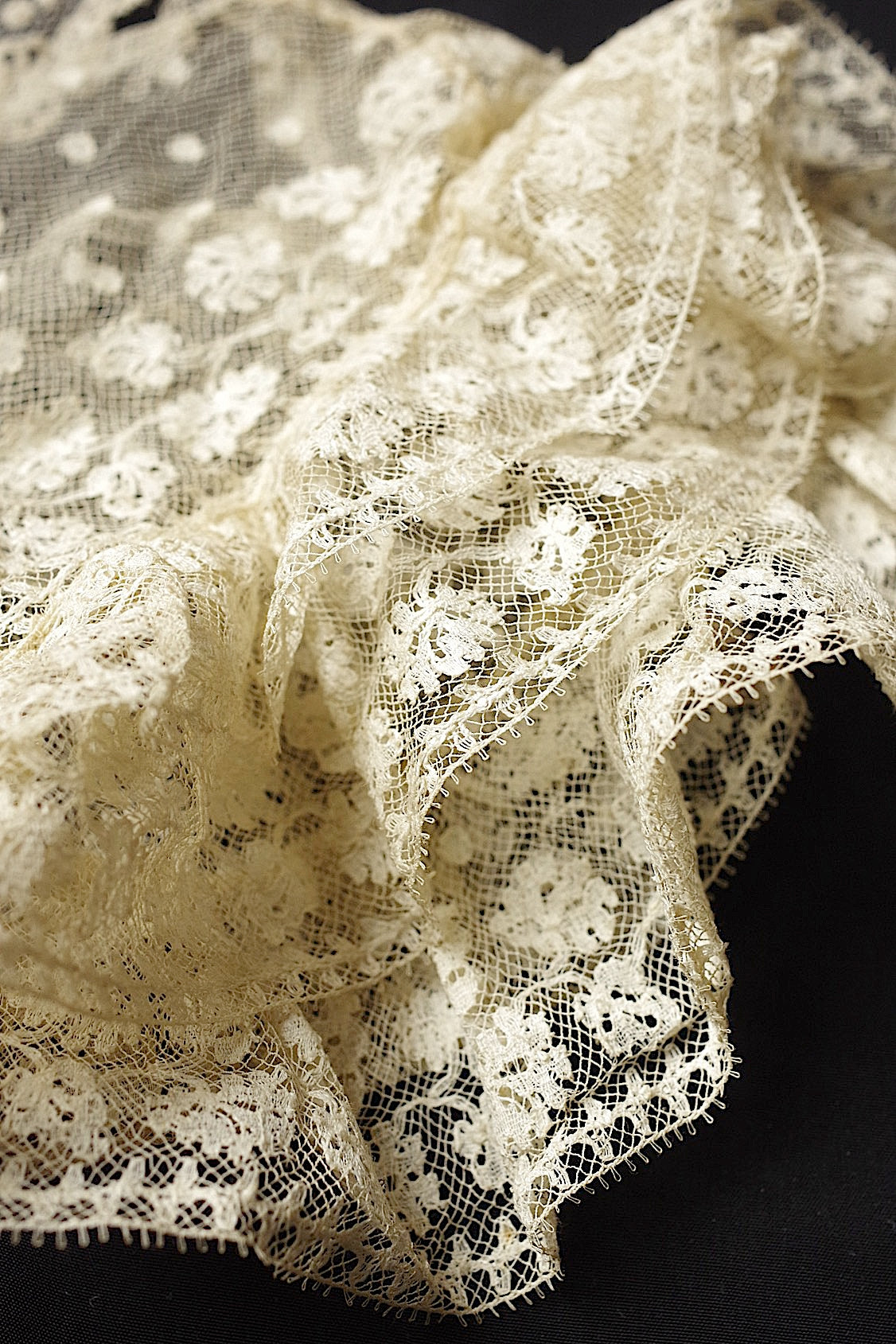 アンティークレース　antique dentelle ハギレlot　素材用 .FR a l'epoque