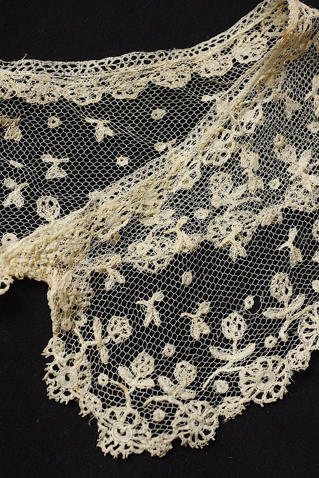 アンティークレース　antique dentelle ハギレlot　素材用 .FR a l'epoque