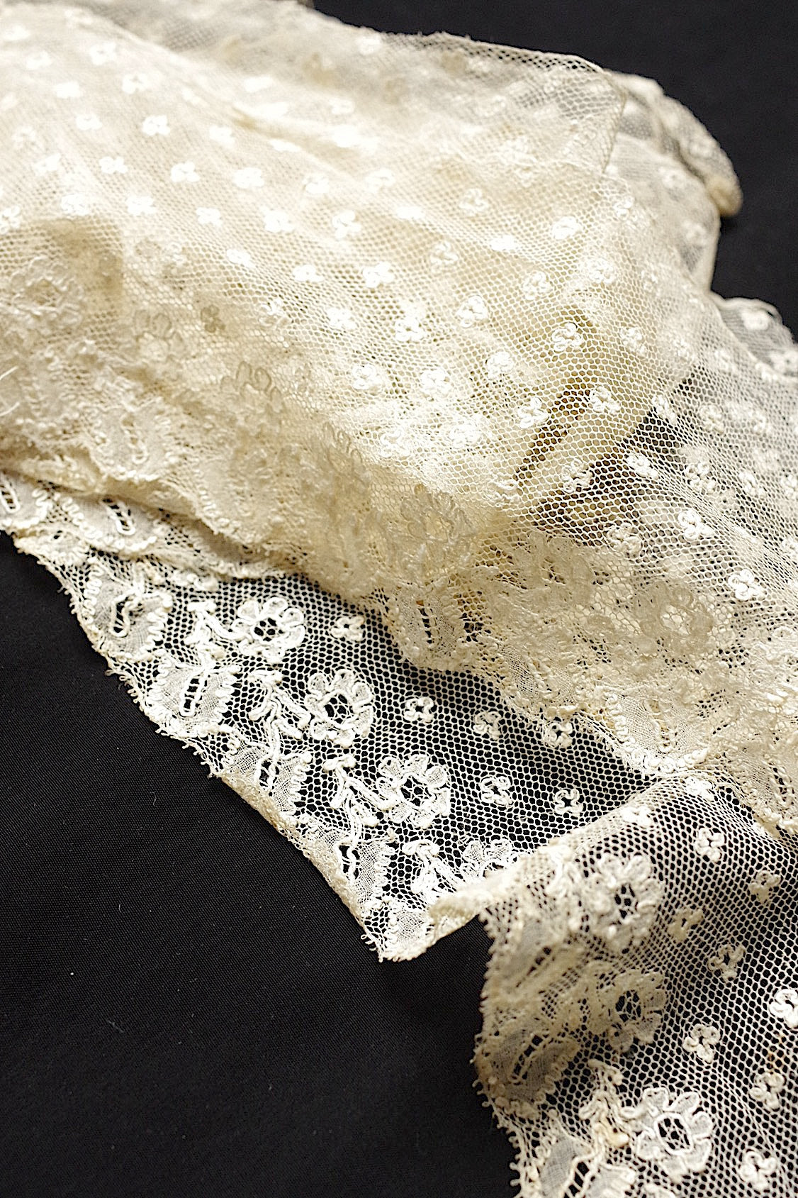 アンティークレース　antique dentelle 208cm .FR a l'epoque