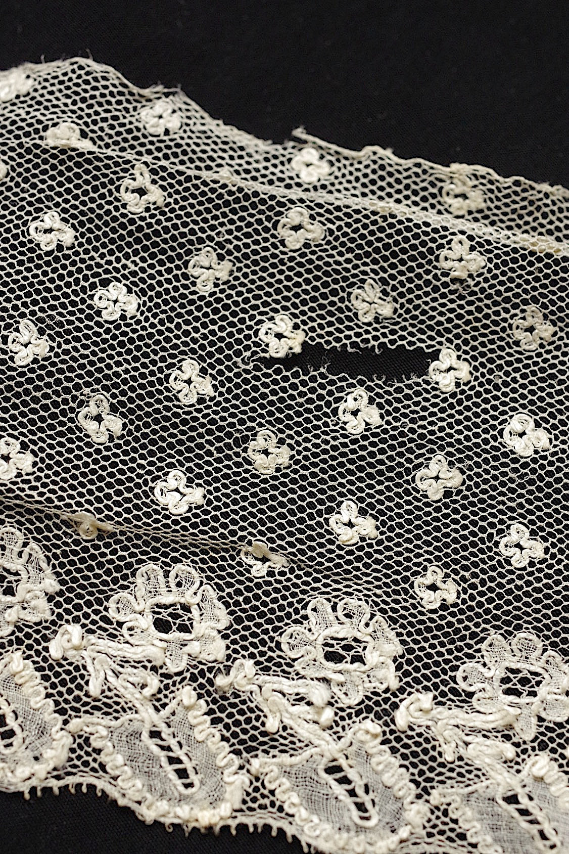 アンティークレース　antique dentelle 208cm .FR a l'epoque