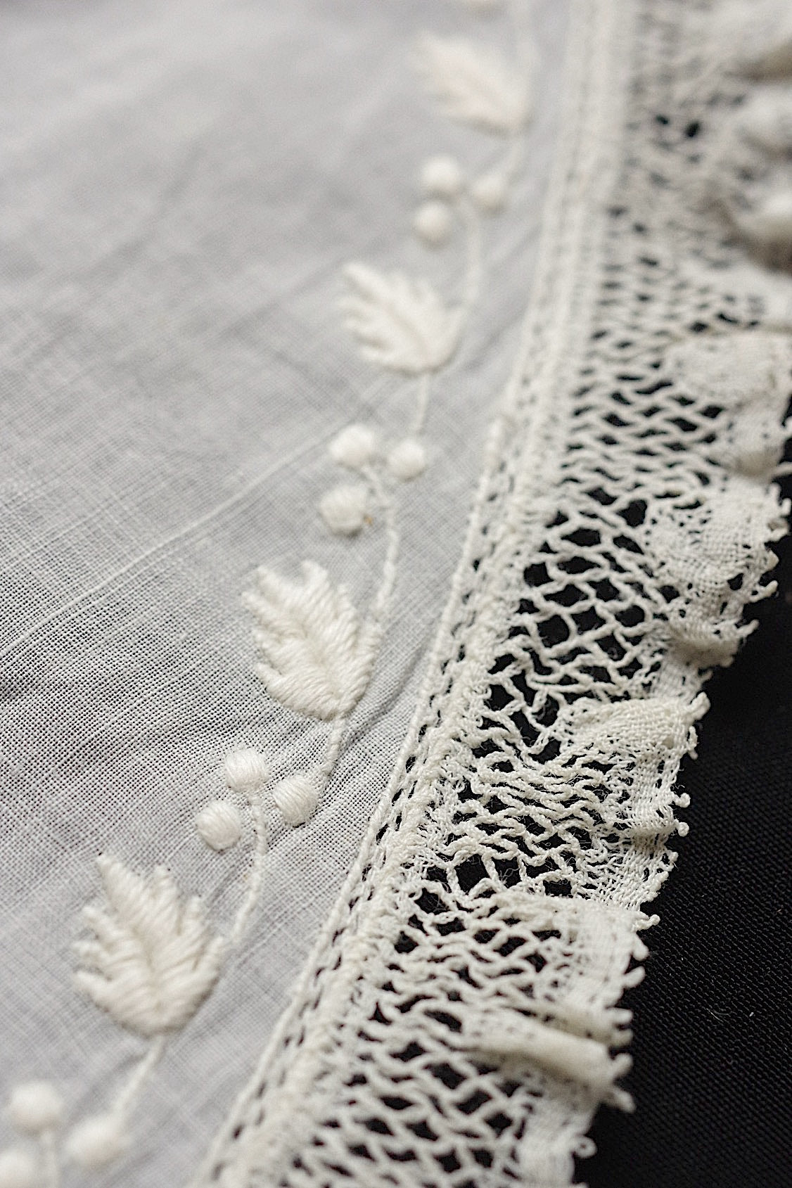 アンティークレース　antique dentelle 刺繍　小さなショール襟 .FR a l'epoque