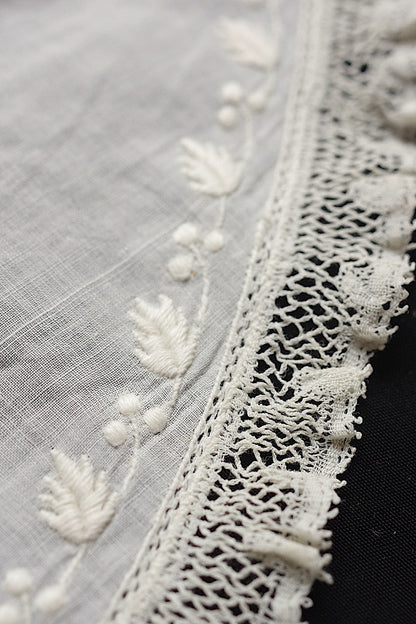 アンティークレース　antique dentelle 刺繍　小さなショール襟 .FR a l'epoque