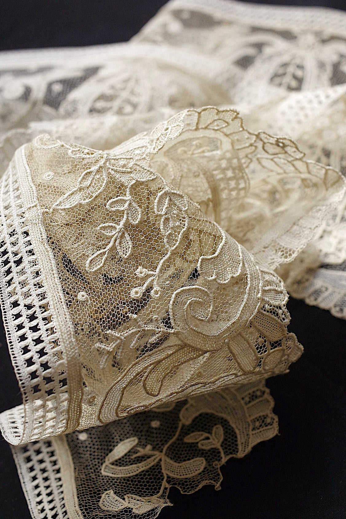 アンティークレース　antique dentelle ブリュクセルレース .FR a l'epoque