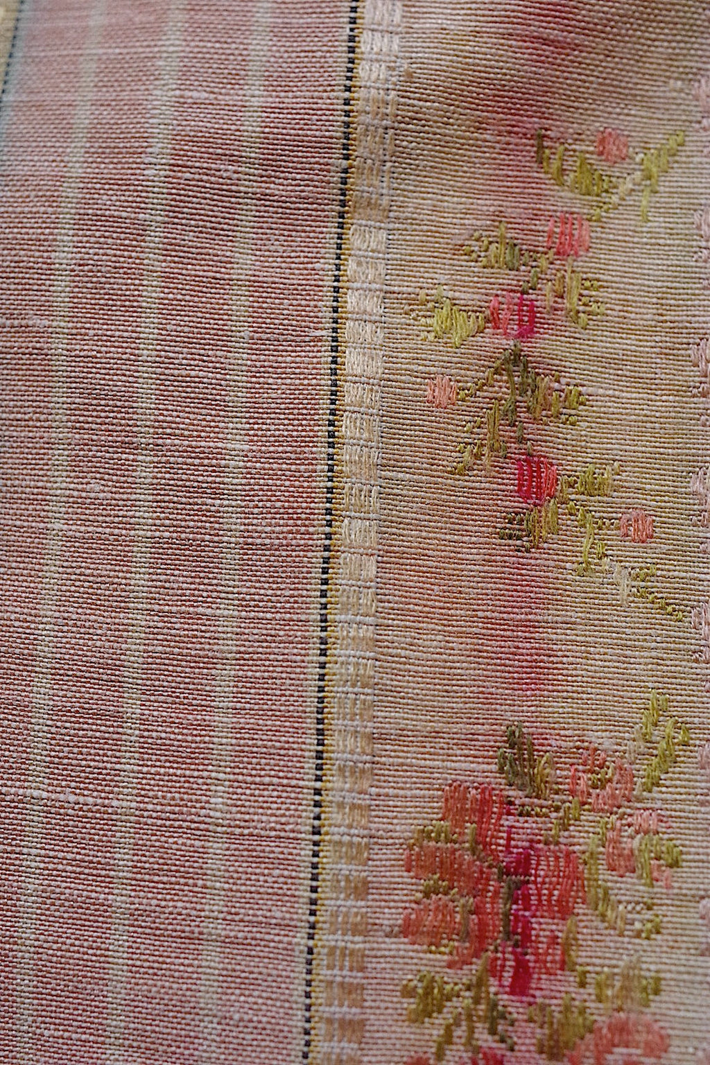 アンティーク生地　tissu antique アンティーク生地回収品素材に　2 .FR a l'epoque