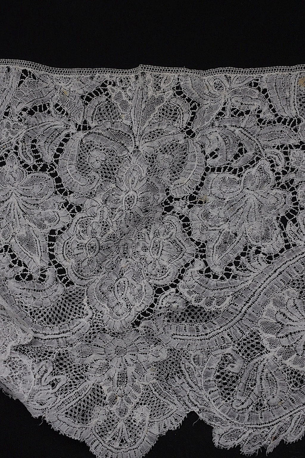 アンティークレース　dentelle antique　デュシェス　360cm .FR a l'epoque