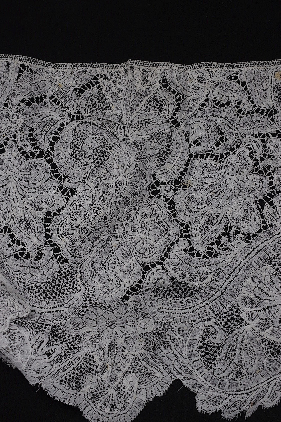 アンティークレース　dentelle antique　デュシェス　360cm .FR a l'epoque