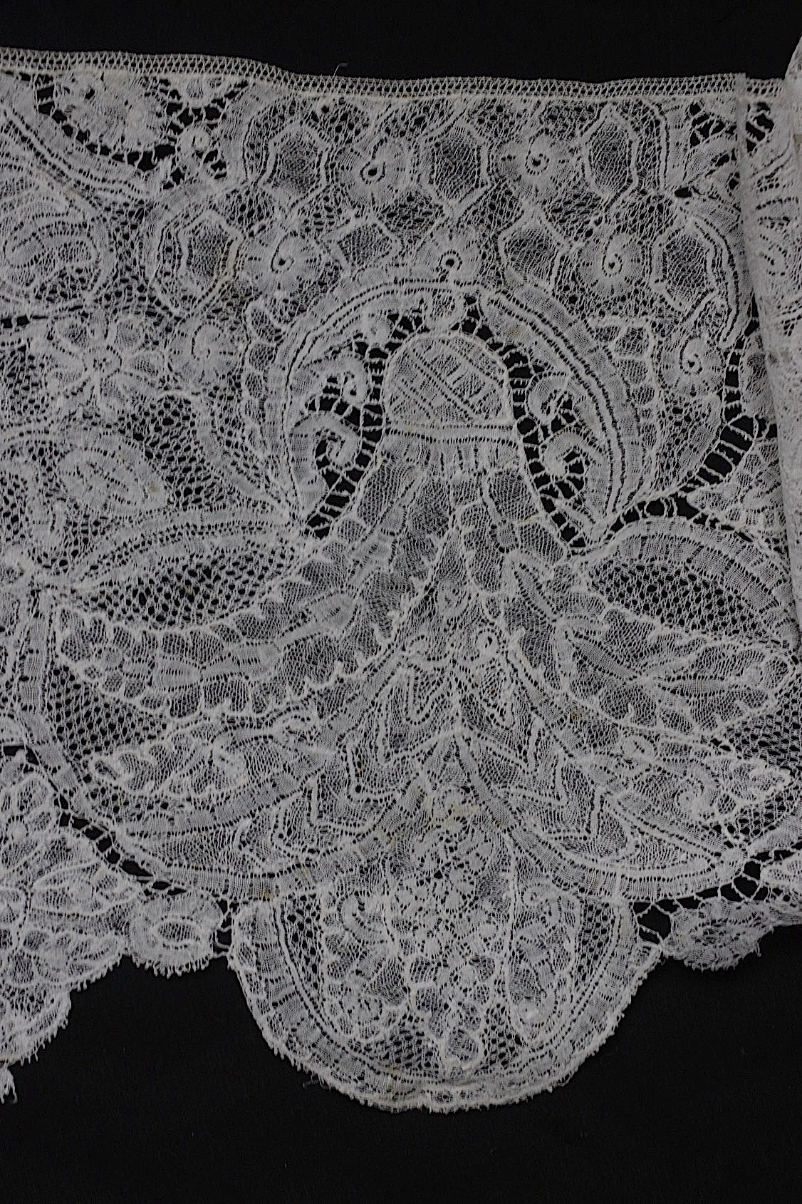 アンティークレース　dentelle antique　デュシェス　360cm .FR a l'epoque