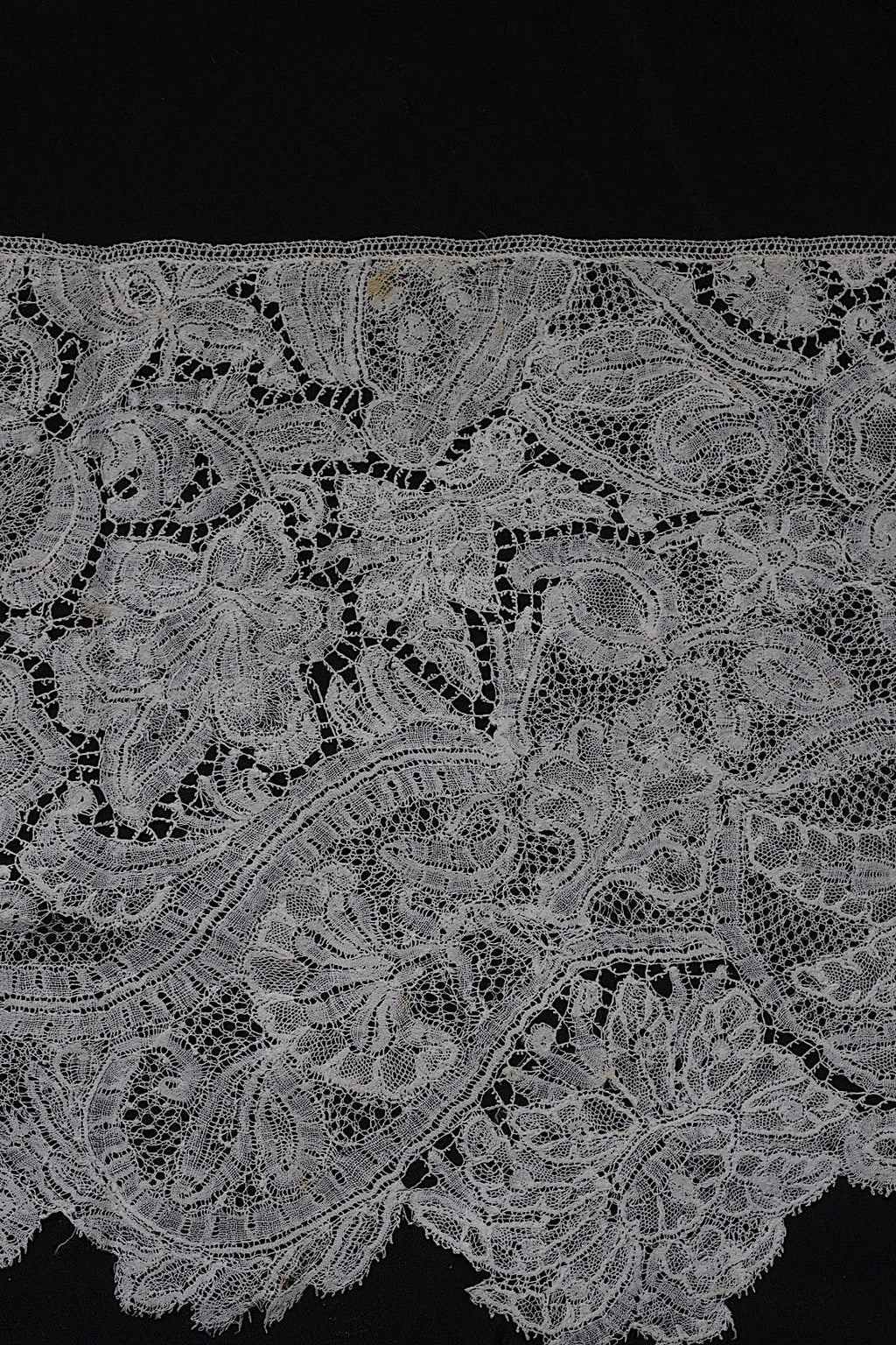 アンティークレース　dentelle antique　デュシェス　360cm .FR a l'epoque