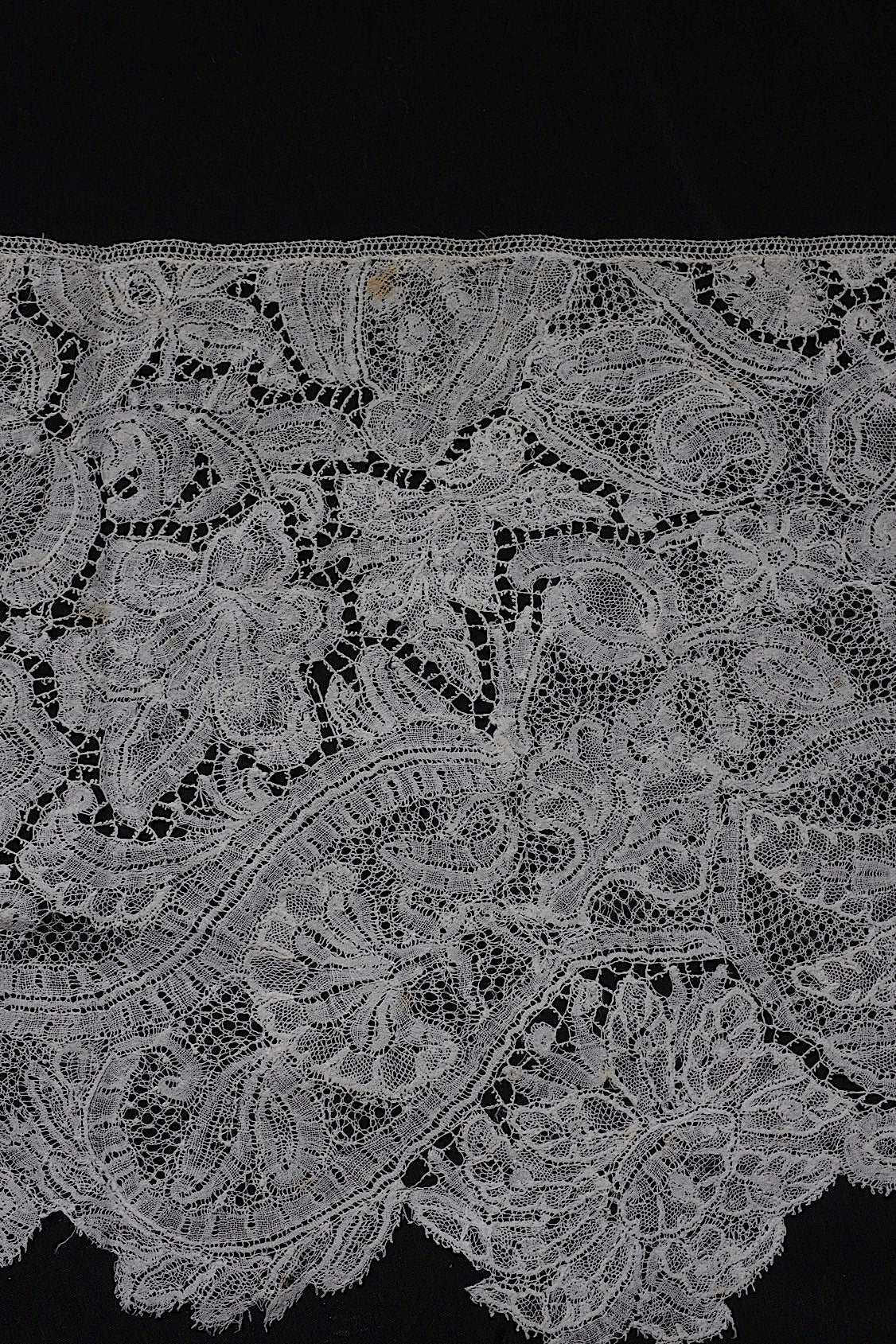 アンティークレース　dentelle antique　デュシェス　360cm .FR a l'epoque