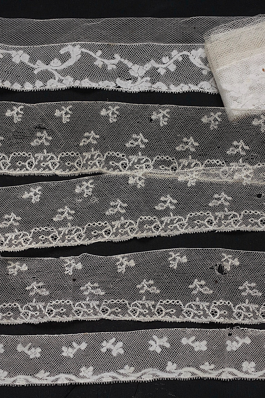 アンティークレース　dentelle antique　３種 .FR a l'epoque