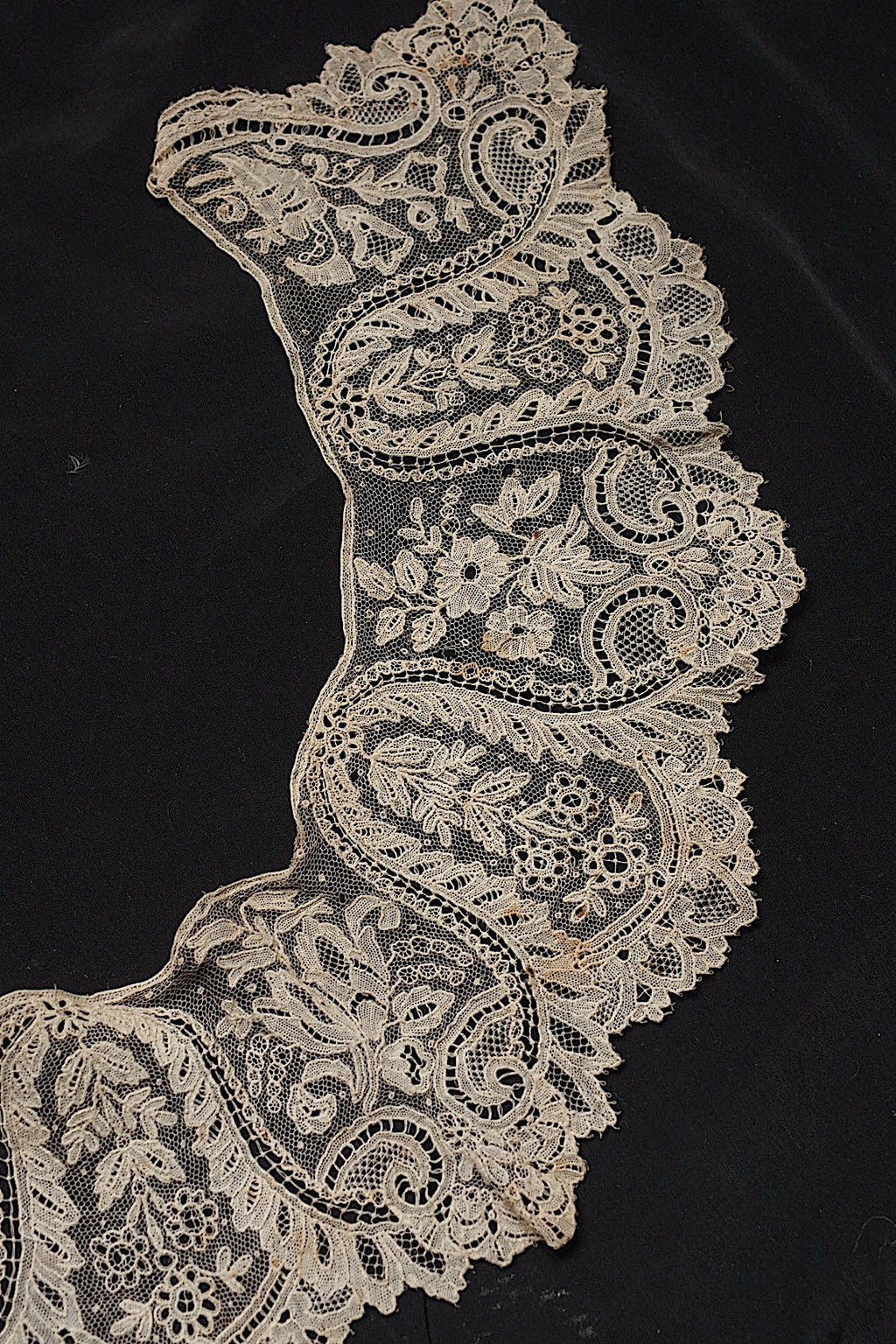 アンティークレース　dentelle antique　襟 .FR a l'epoque