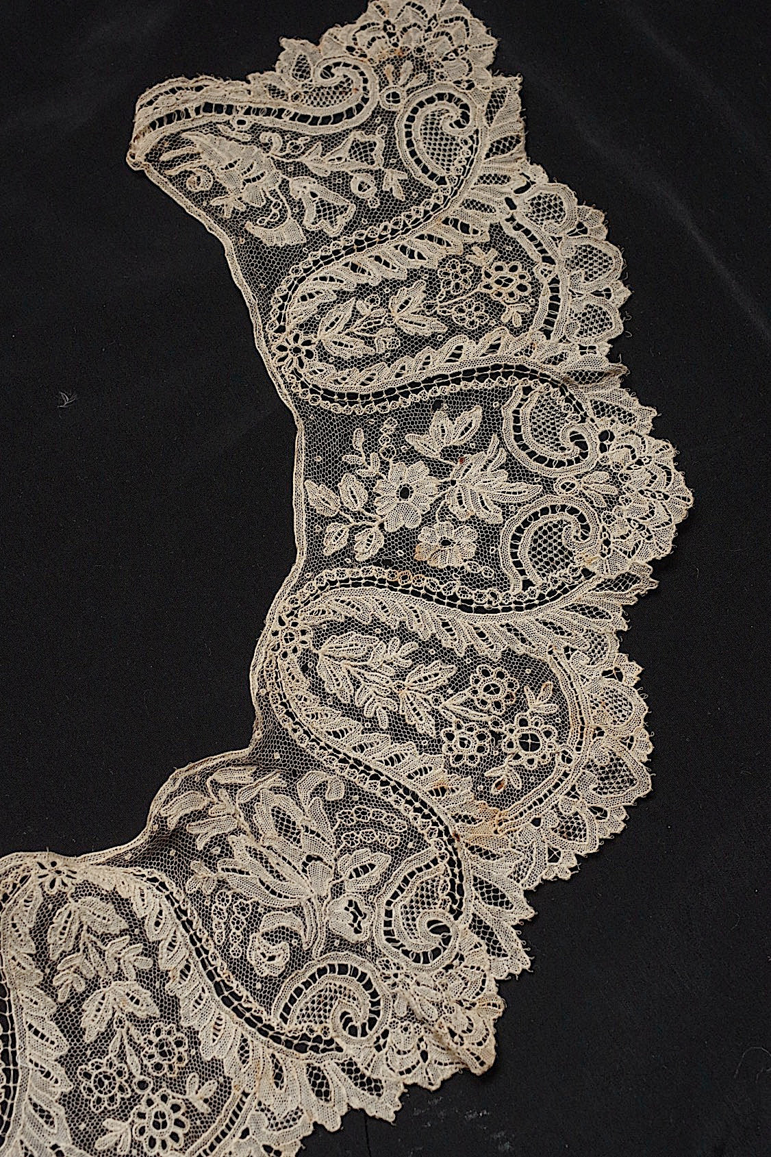 アンティークレース　dentelle antique　襟 .FR a l'epoque