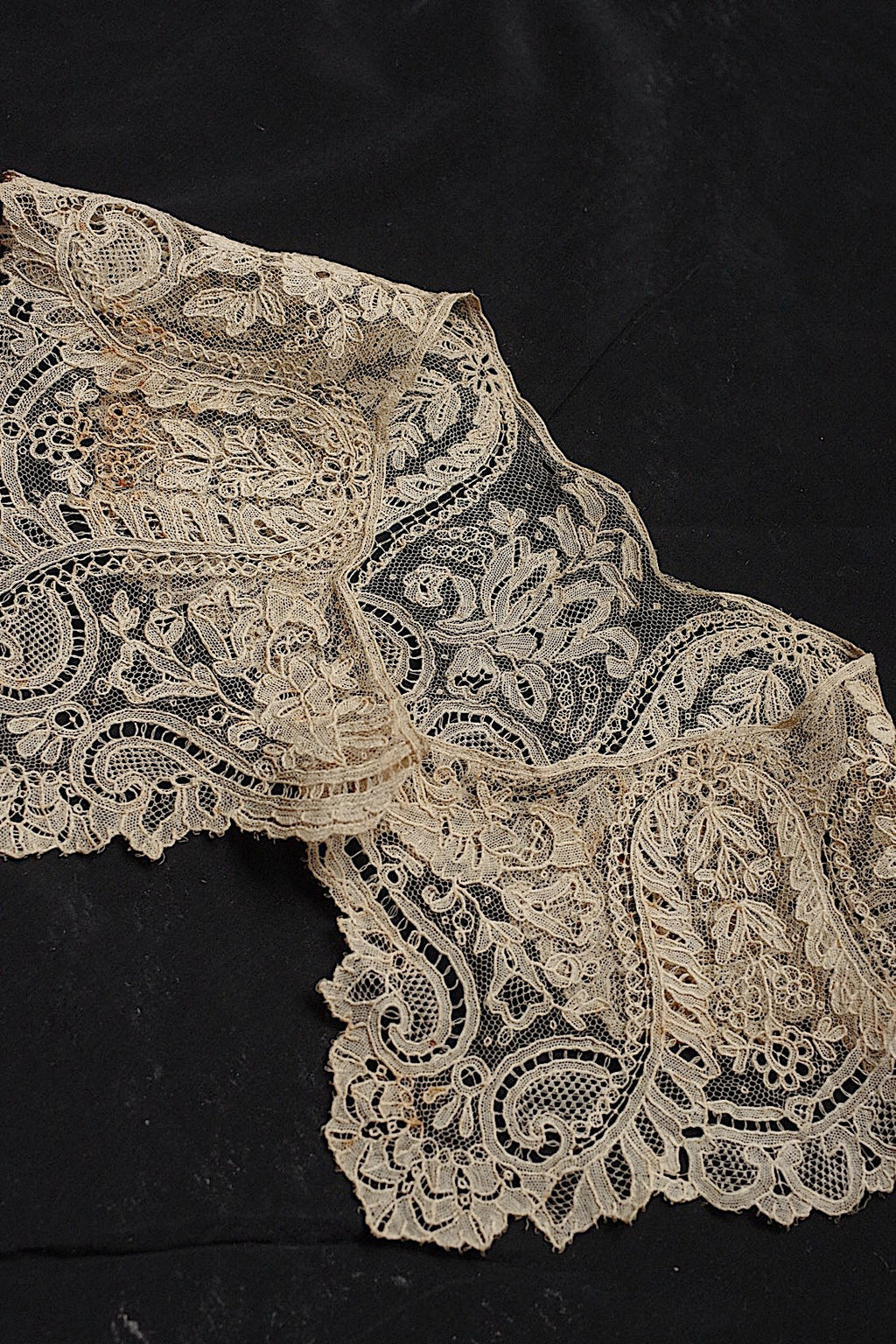 アンティークレース　dentelle antique　襟 .FR a l'epoque