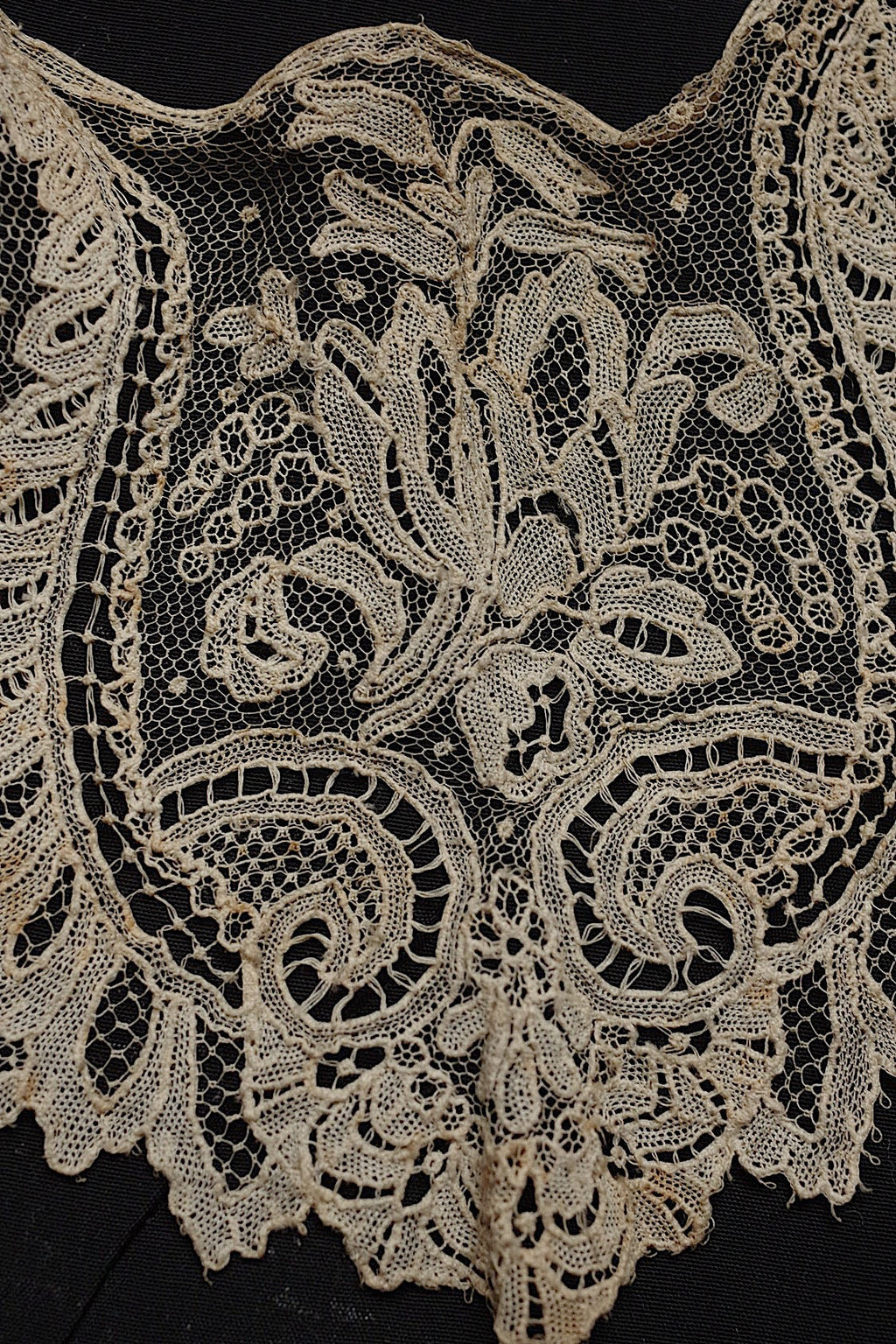 アンティークレース　dentelle antique　襟 .FR a l'epoque