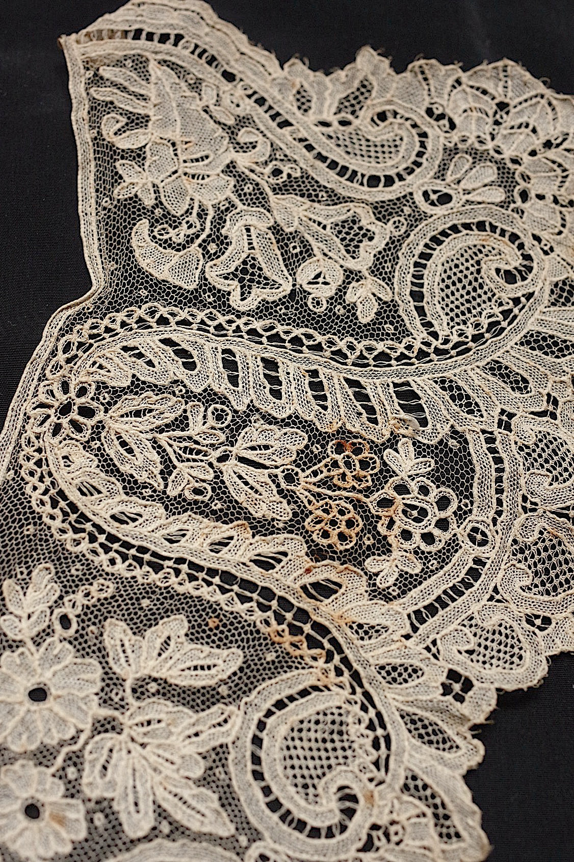 アンティークレース　dentelle antique　襟 .FR a l'epoque