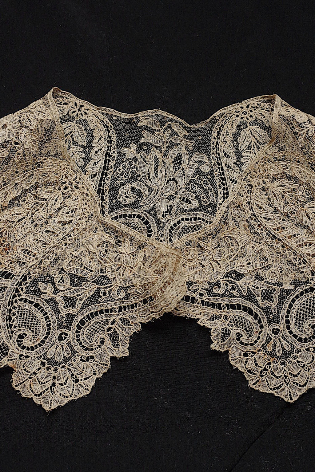 アンティークレース　dentelle antique　襟 .FR a l'epoque
