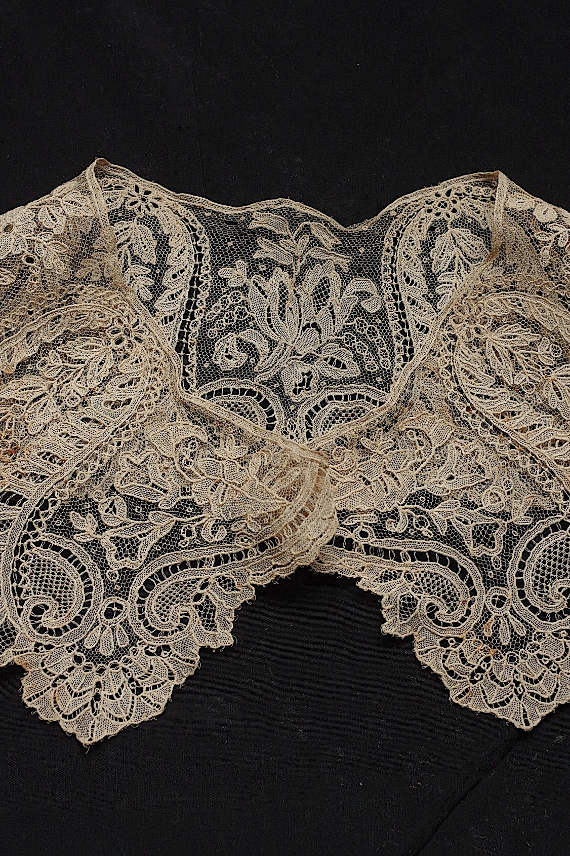 アンティークレース　dentelle antique　襟 .FR a l'epoque