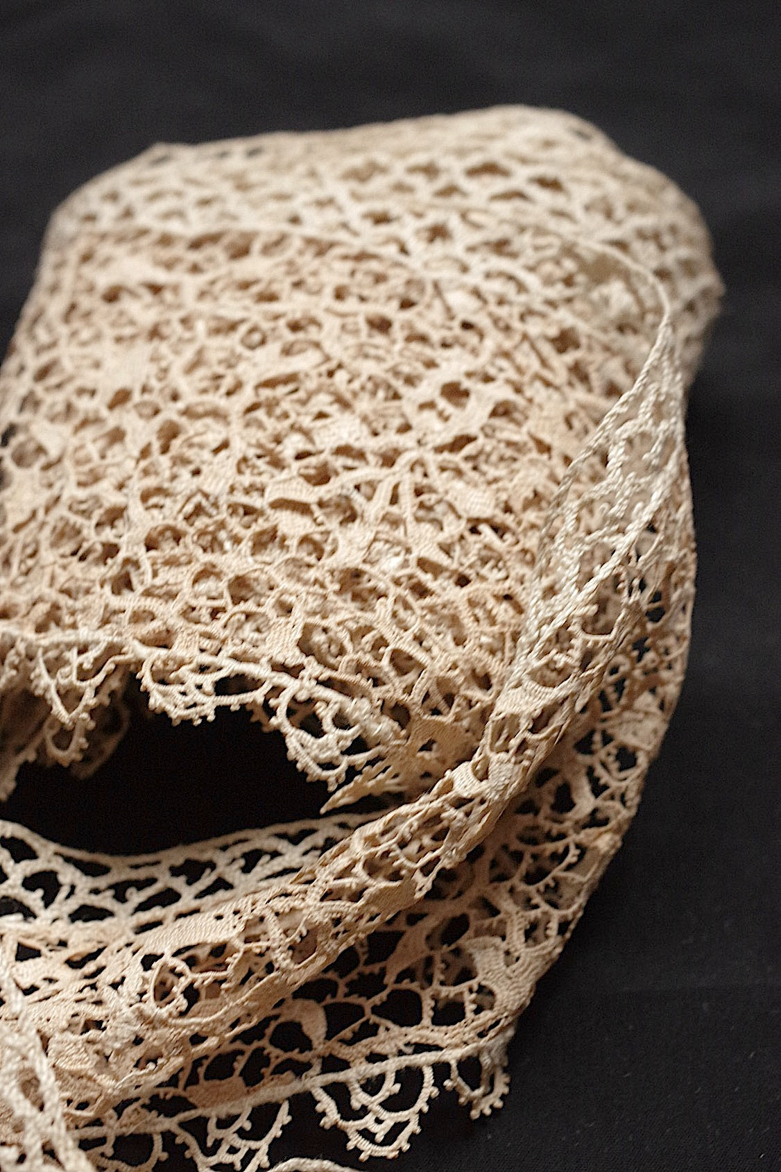 アンティークレース　dentelle antique 215cm ヴニーズ .FR a l'epoque