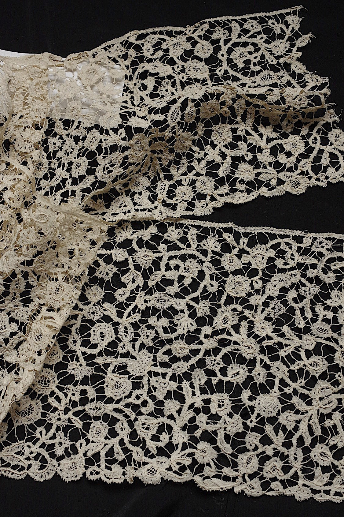 アンティークレース　dentelle antique 116cm ロザリン .FR a l'epoque