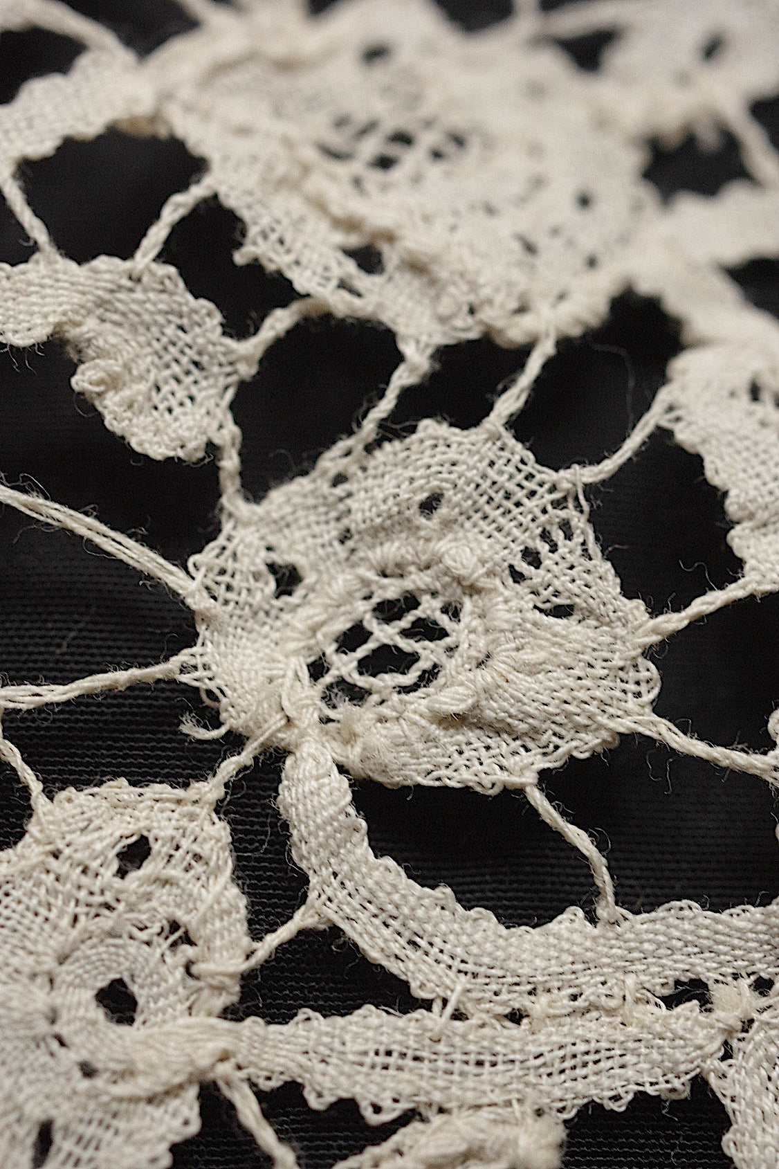 アンティークレース　dentelle antique 116cm ロザリン .FR a l'epoque