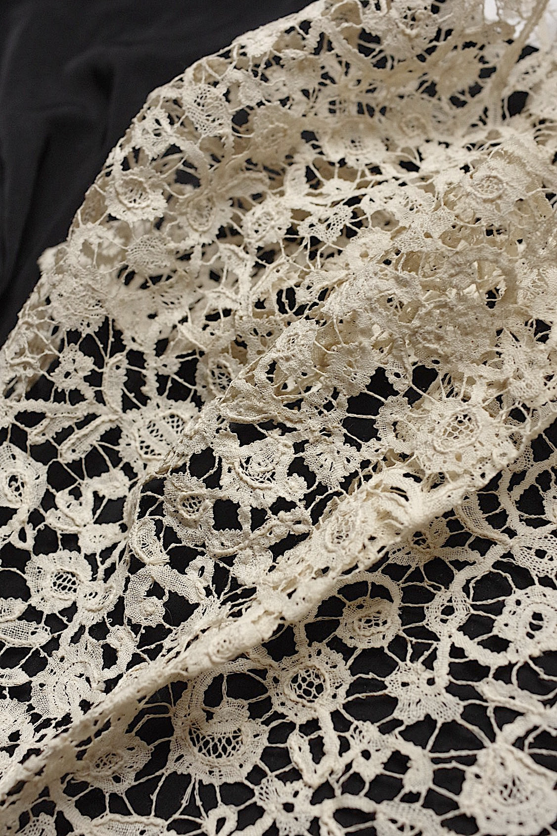 アンティークレース　dentelle antique 116cm ロザリン .FR a l'epoque