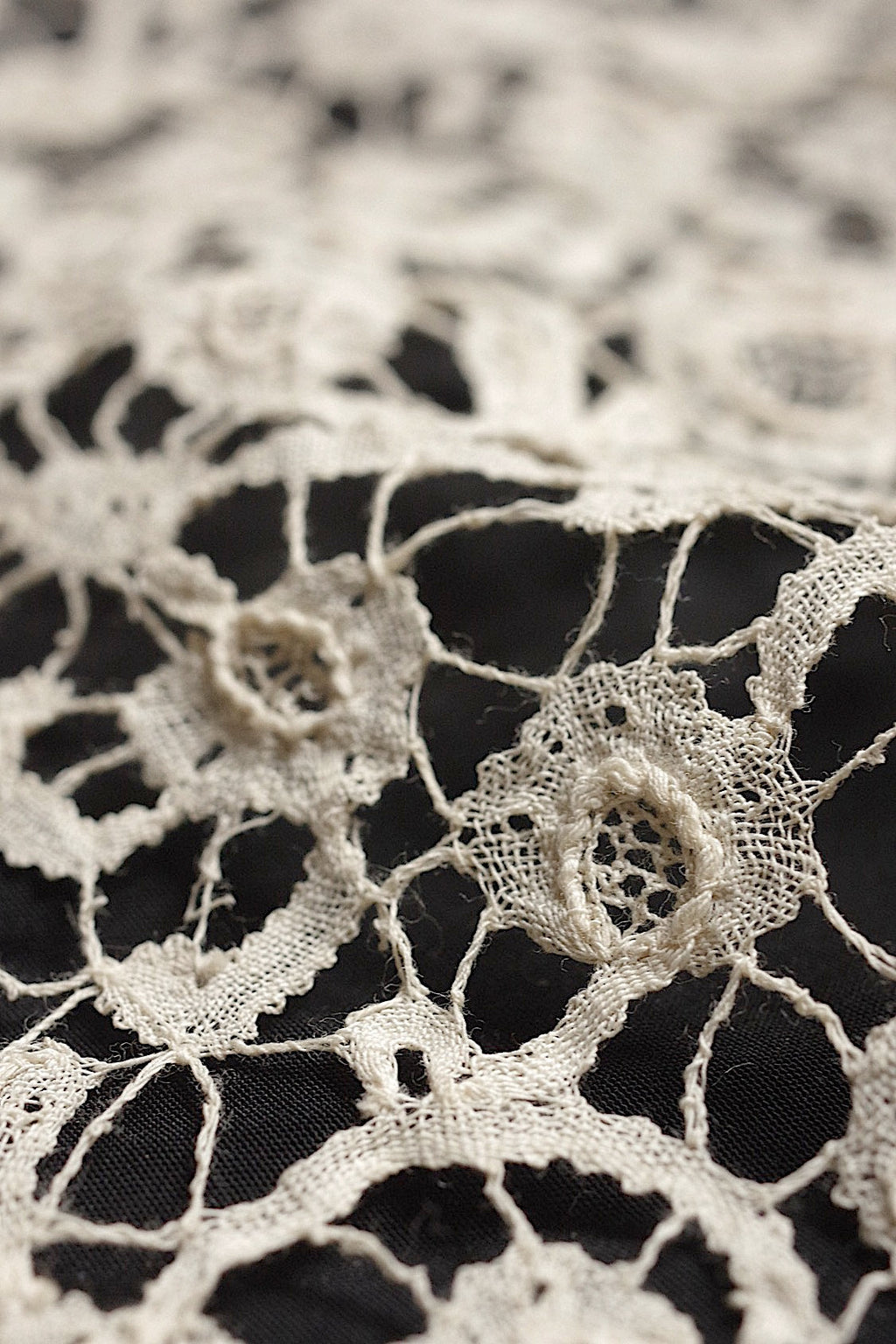 アンティークレース　dentelle antique 116cm ロザリン .FR a l'epoque