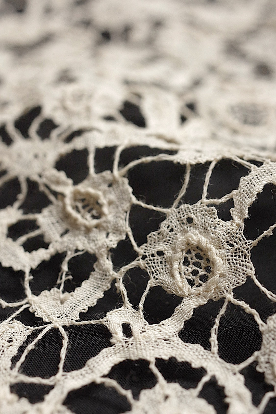 アンティークレース　dentelle antique 116cm ロザリン .FR a l'epoque