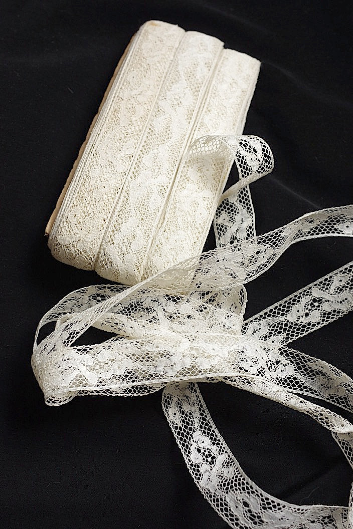 アンティークレース　dentelle ancinne .FR a l'epoque