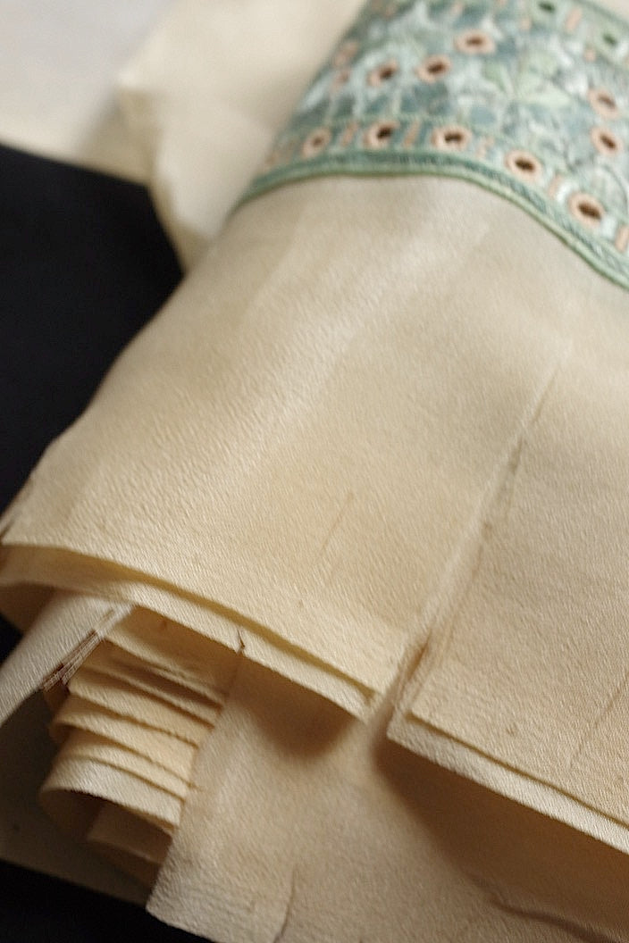 アンティークレース　dentelle ancinne 刺繍リボン　シルク生地 .FR a l'epoque