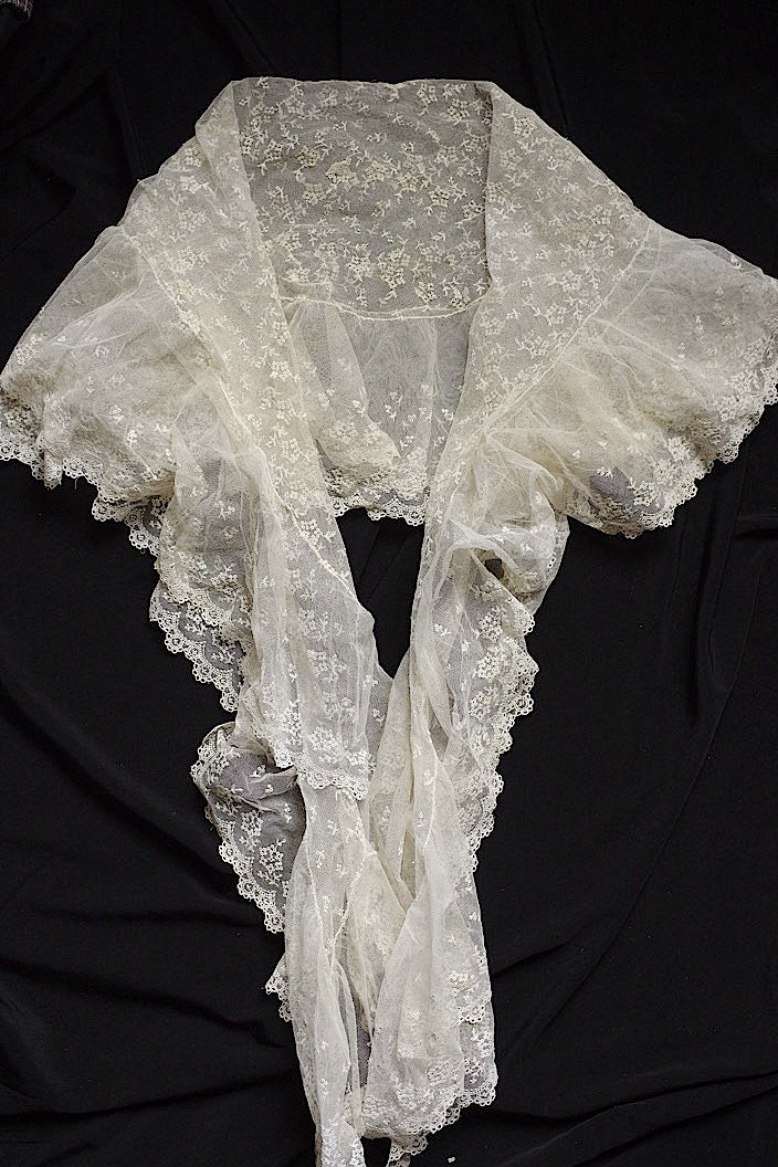アンティークレース　dentelle ancinne ショール .FR a l'epoque