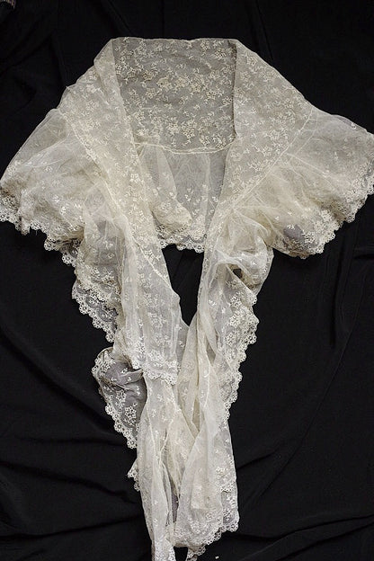 アンティークレース　dentelle ancinne ショール .FR a l'epoque