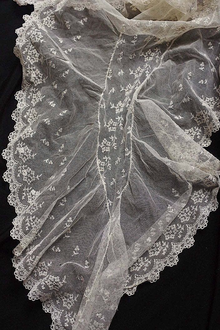 アンティークレース　dentelle ancinne ショール .FR a l'epoque