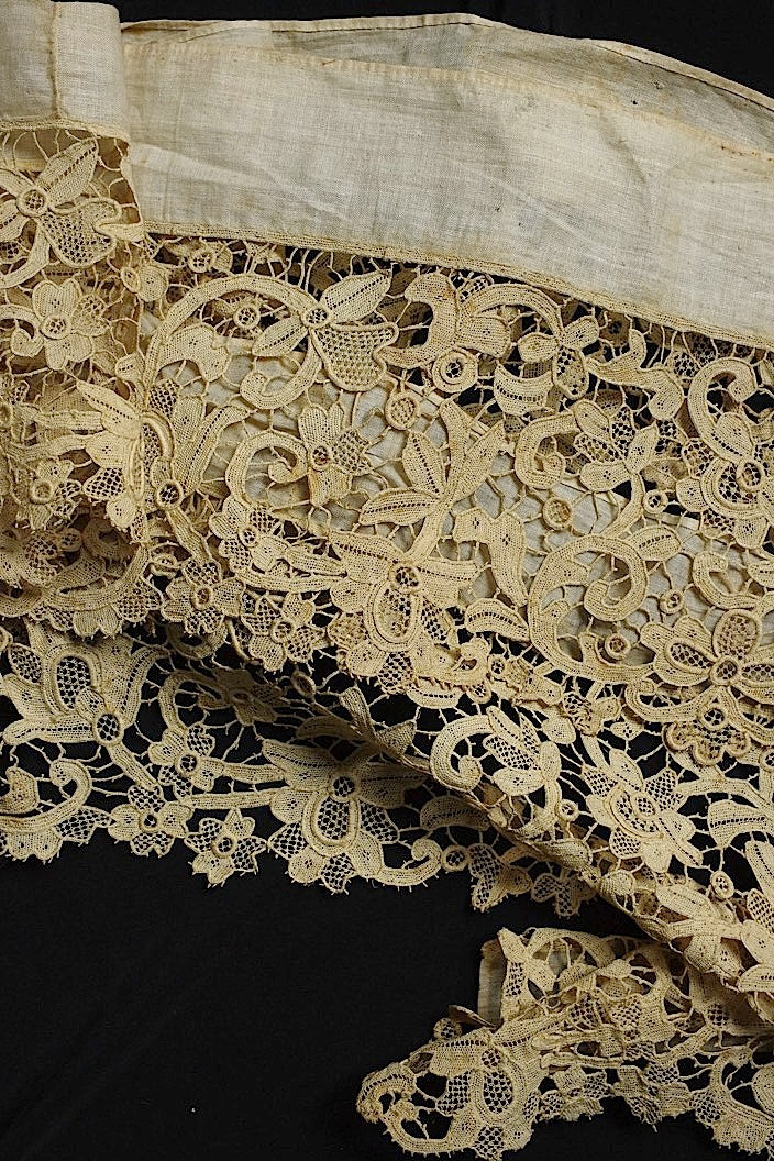アンティークレース　dentelle ancinne ヴニーズ　290cm .FR a l'epoque