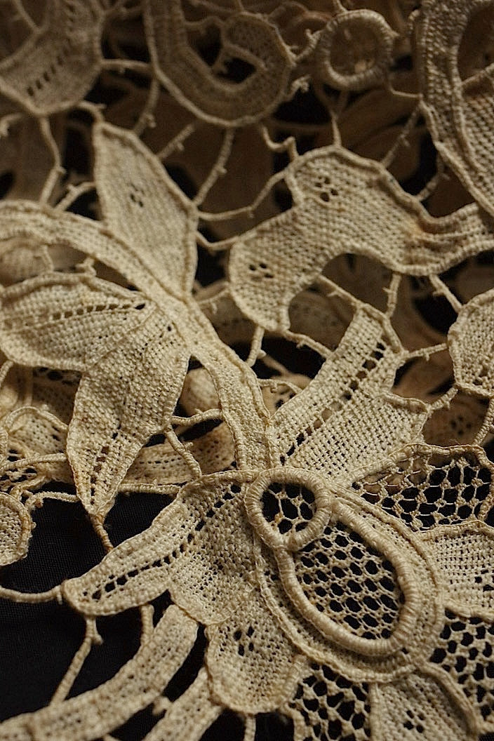 アンティークレース　dentelle ancinne ヴニーズ　290cm .FR a l'epoque