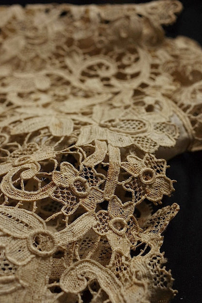 アンティークレース　dentelle ancinne ヴニーズ　290cm .FR a l'epoque