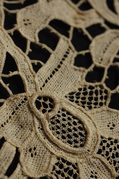 アンティークレース　dentelle ancinne ヴニーズ　290cm .FR a l'epoque
