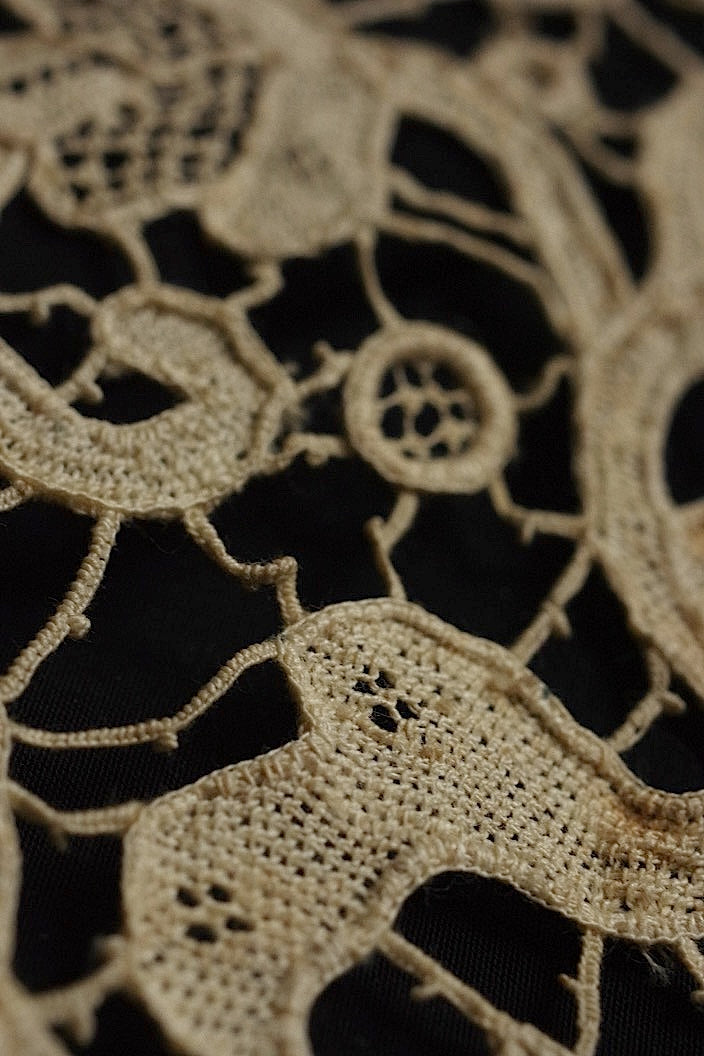 アンティークレース　dentelle ancinne ヴニーズ　290cm .FR a l'epoque