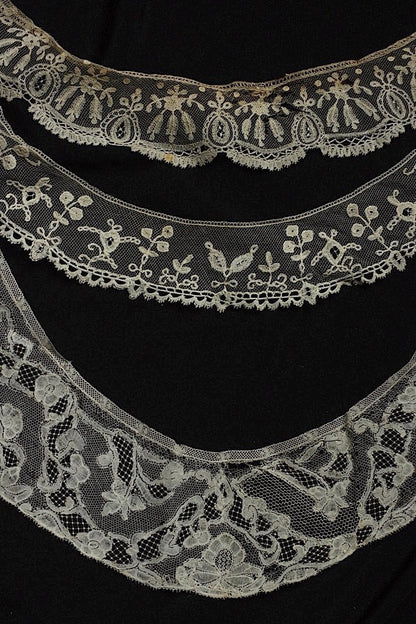 アンティークレース　dentelle ancinne 小さな襟3つ .FR a l'epoque