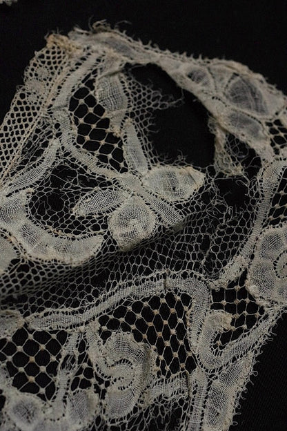 アンティークレース　dentelle ancinne 小さな襟3つ .FR a l'epoque