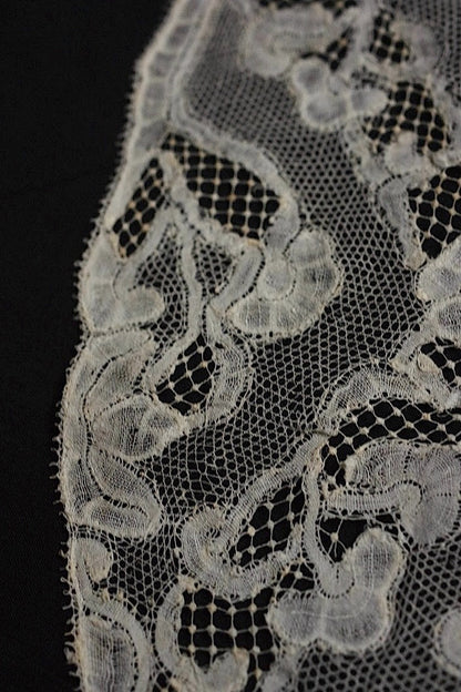アンティークレース　dentelle ancinne 小さな襟3つ .FR a l'epoque