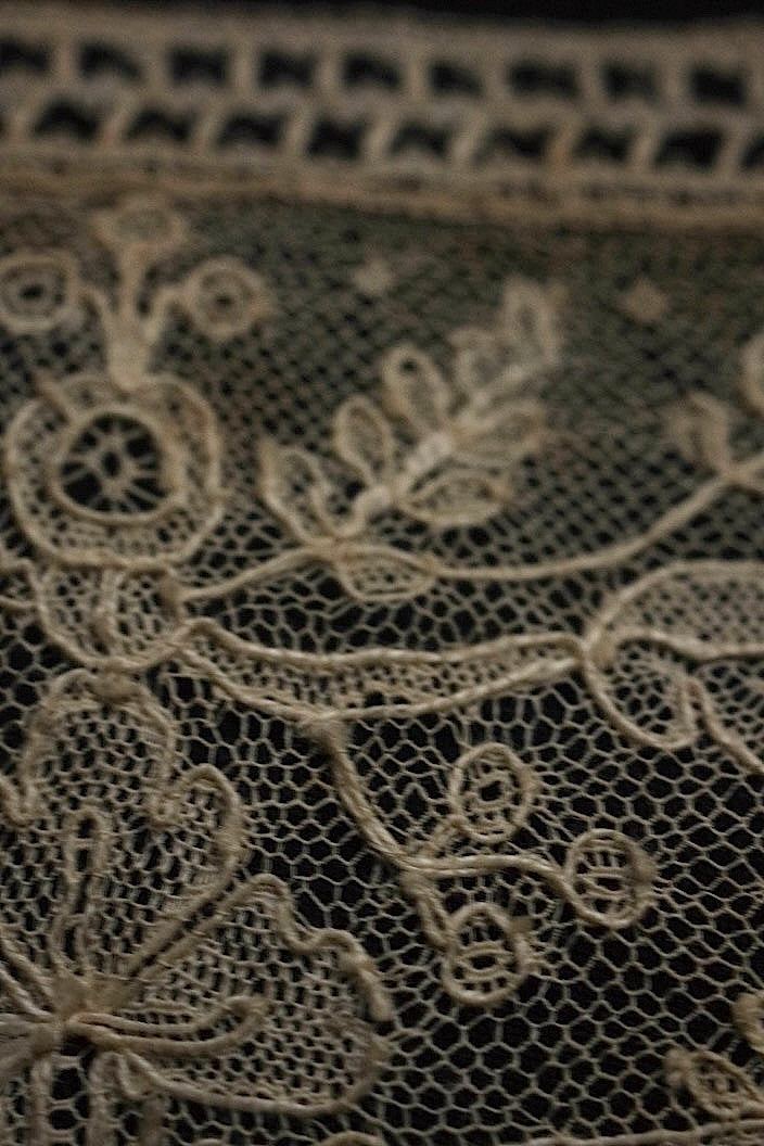 アンティークレース　dentelle ancinne 87cm .FR a l'epoque