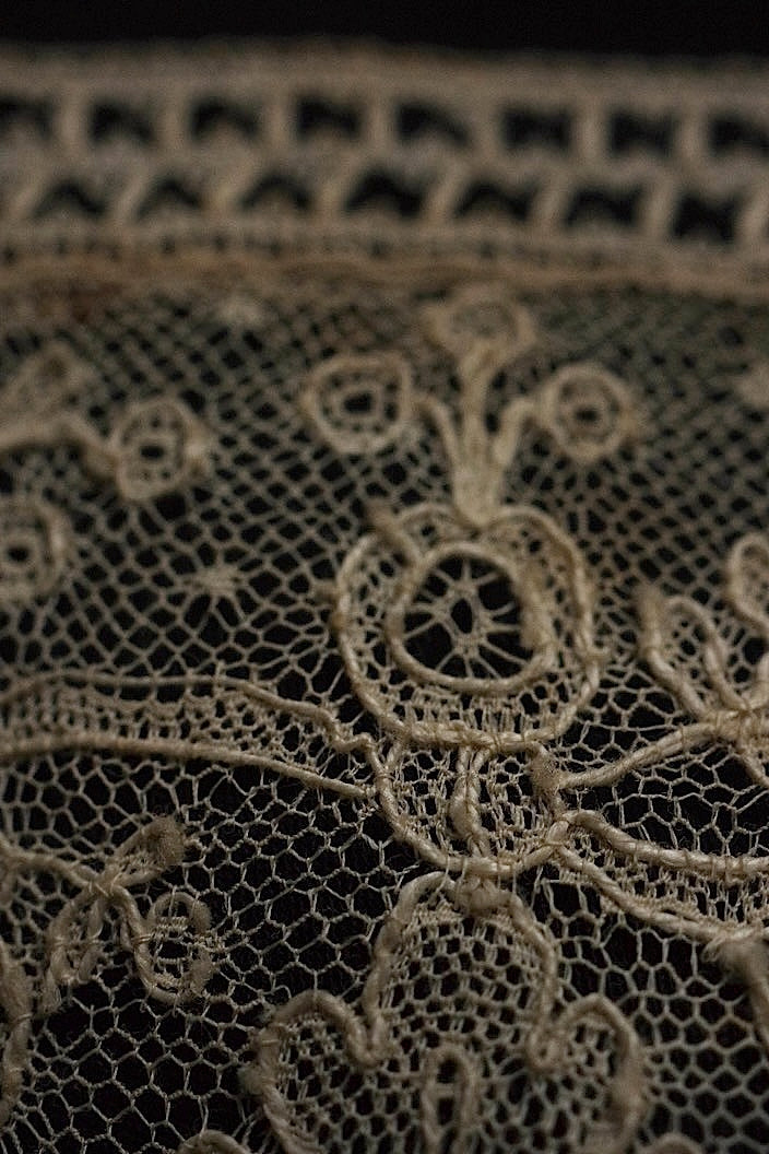 アンティークレース　dentelle ancinne 87cm .FR a l'epoque