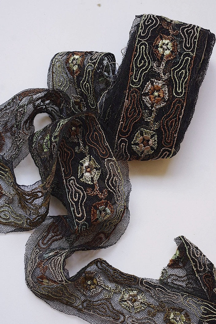 アンティークレース　dentelle ancinne 620cm .FR a l'epoque