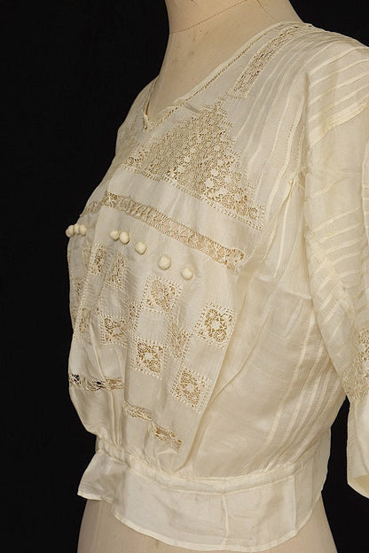 アンティークブラウス　vêtement  antique blouse2 .FR a l'epoque