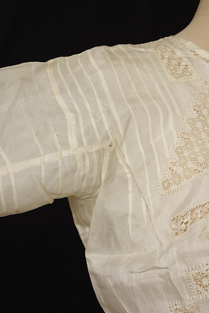 アンティークブラウス　vêtement  antique blouse2 .FR a l'epoque