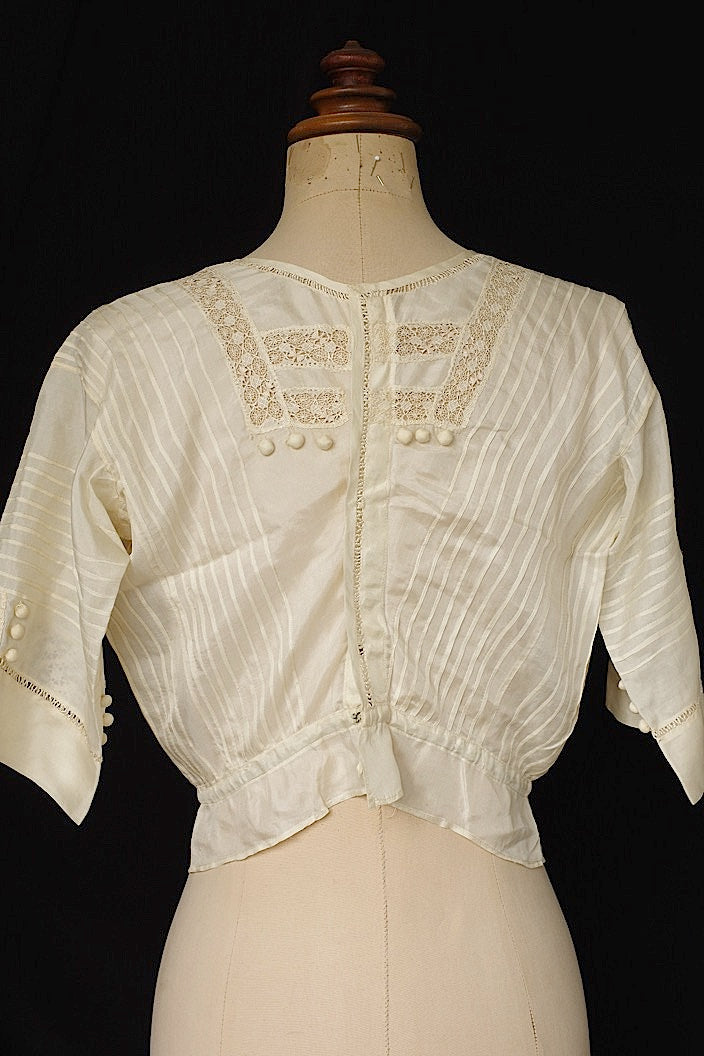 アンティークブラウス　vêtement  antique blouse2 .FR a l'epoque